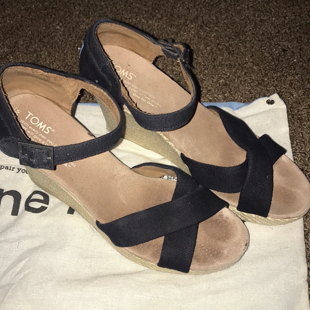 TOMS Black wedges size 8.5